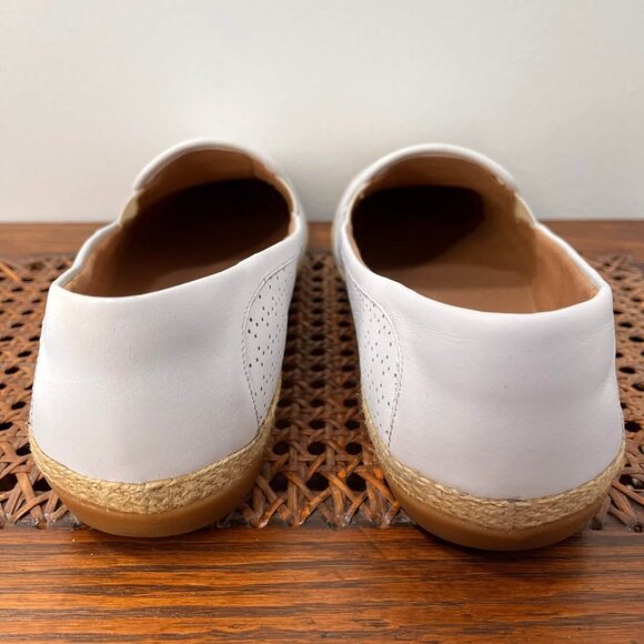 Size 9.5 Clarks Comfortable White Perforated Slip On Espadrilles with Jute Trim - Picture 5 of 6